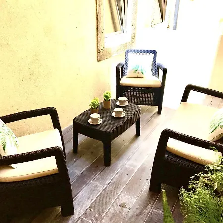 Principe Real Cecilio Apartment *